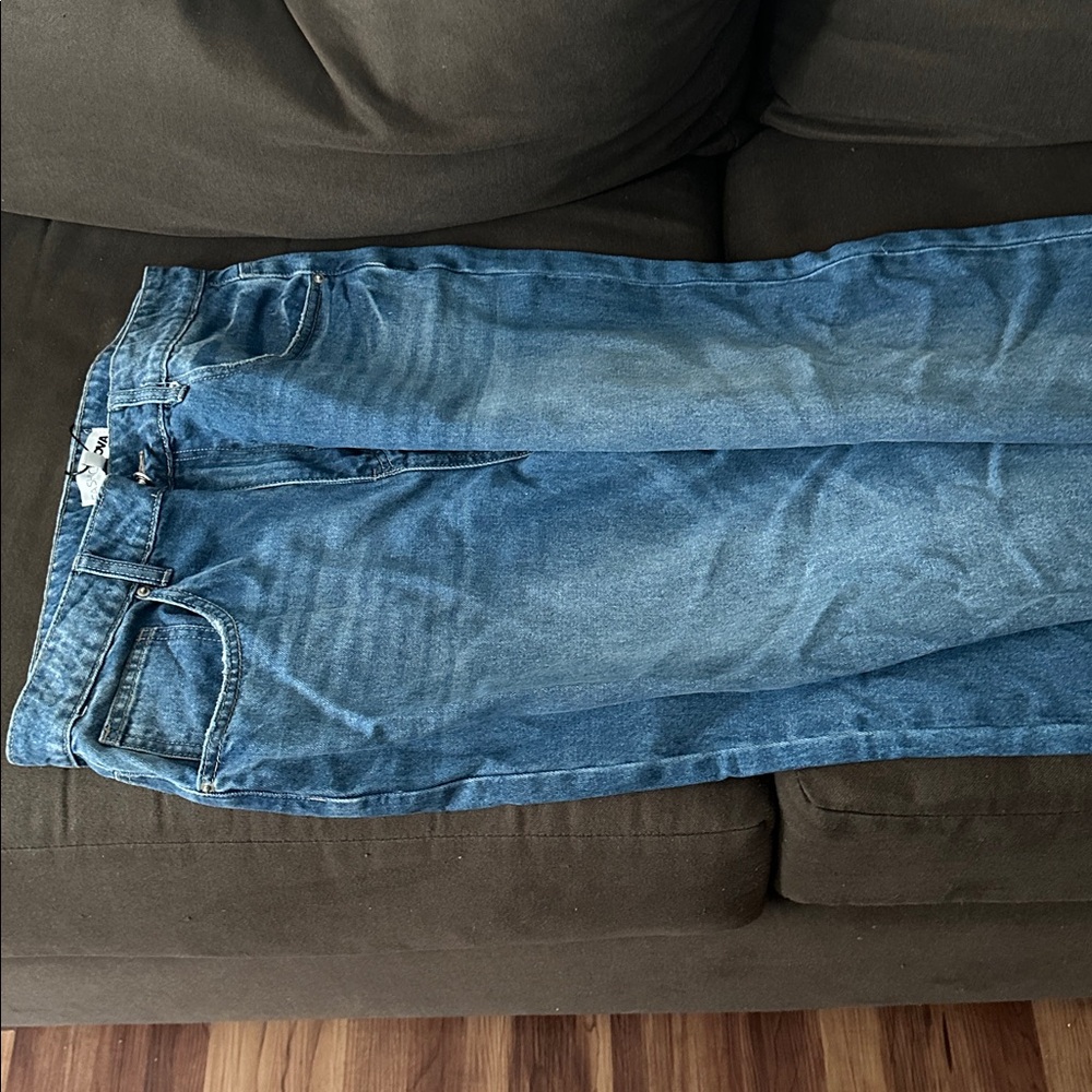 Fashion Nova Classic Blue Jeans - Picture 2 of 5